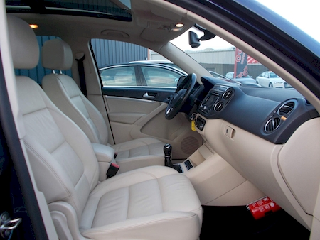 VOLKSWAGEN TIGUAN 2.0 TDI 140 CV BLUEMOTION TECHNOLOGY CARAT BV6   ********** 1 ERE MAIN AVEC 94236 KMS *******